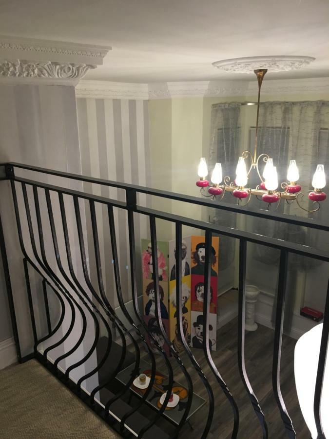 Apartament Sea View Juliette Hastings Zewnętrze zdjęcie